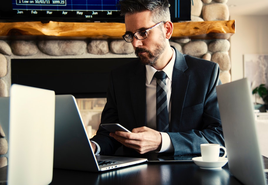 Comment ajouter votre CV à LinkedIn : un guide complet