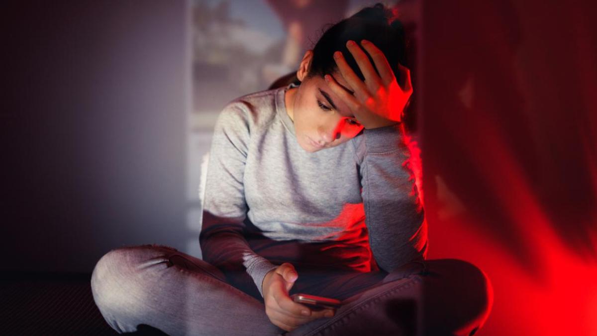 L’addiction aux réseaux sociaux gangrène les jeunes : faut-il interdire le scrolling infini ?