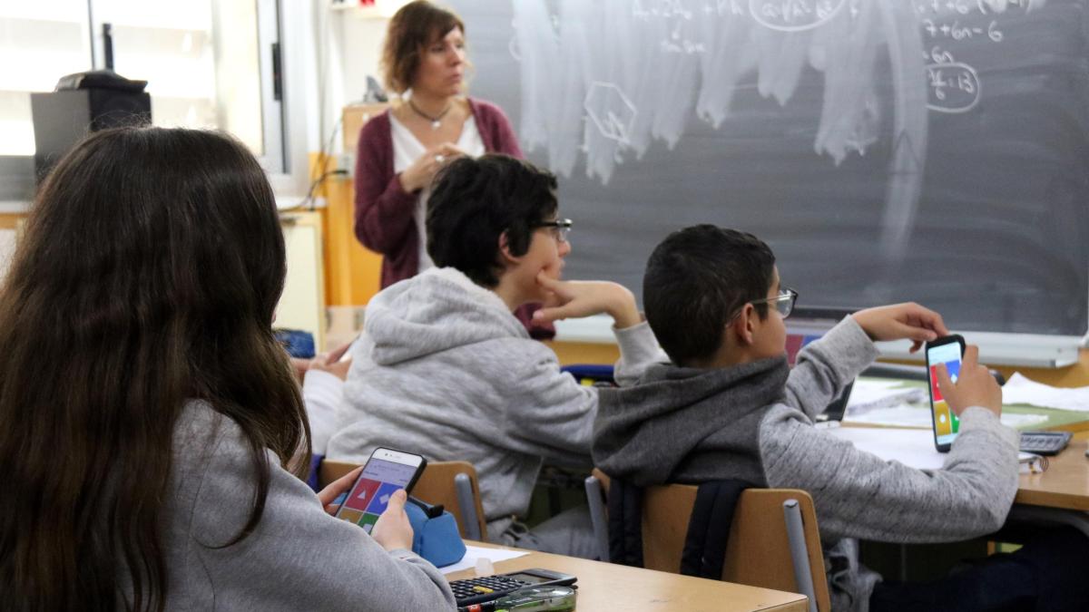 L’IA à l’école est-elle réservée aux étudiants ?  Les enseignants, de la critique à l'utilisation