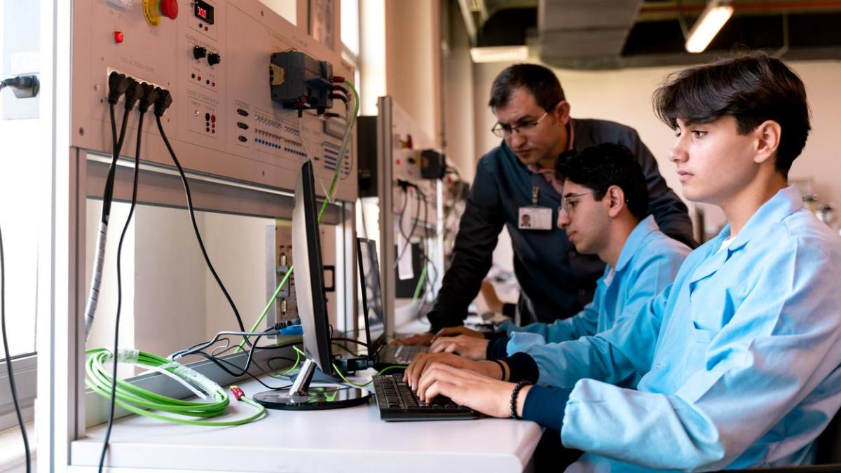 Ce sont les cinq formations professionnelles offrant les meilleures chances d’obtenir un emploi en 2024