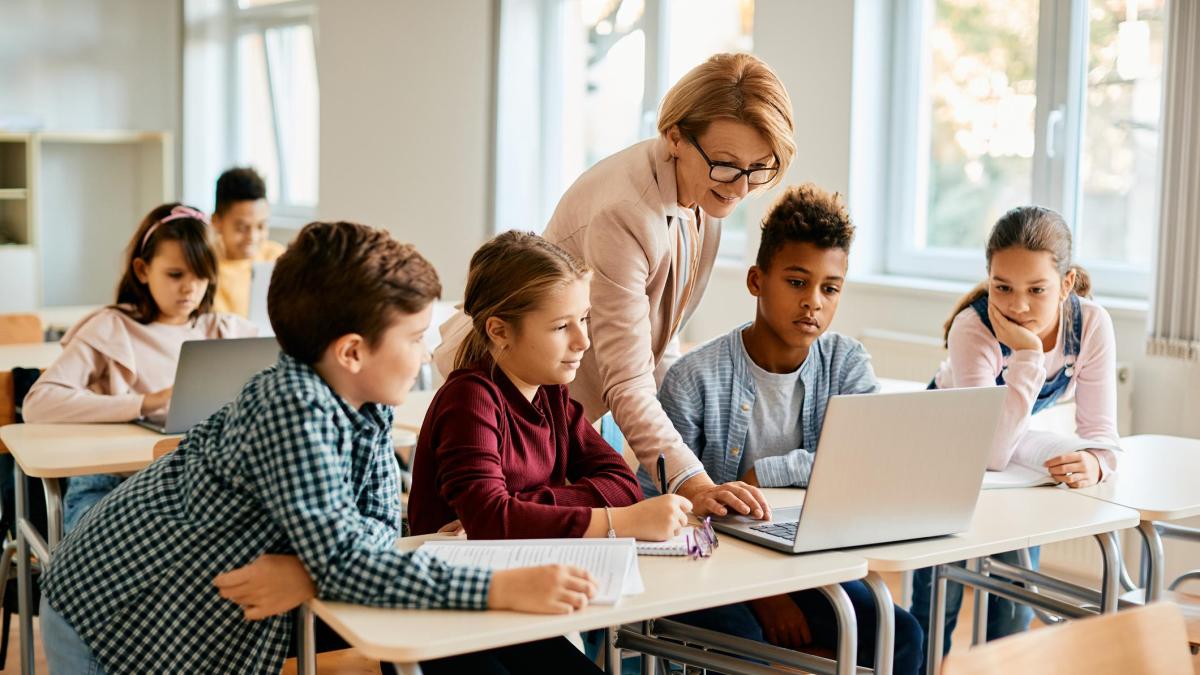 Nouvelles pédagogies pour les enfants de 8 à 14 ans : technologies et nouveaux outils