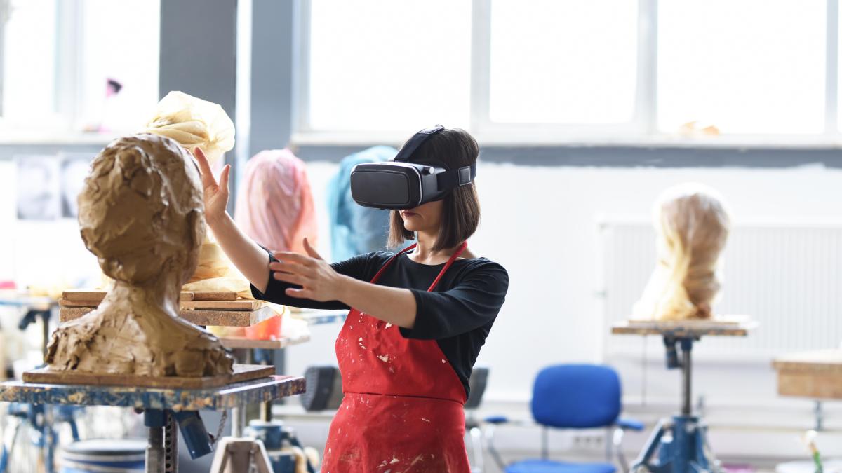 Révolution créative : explorer les nouvelles frontières de la formation artistique moderne