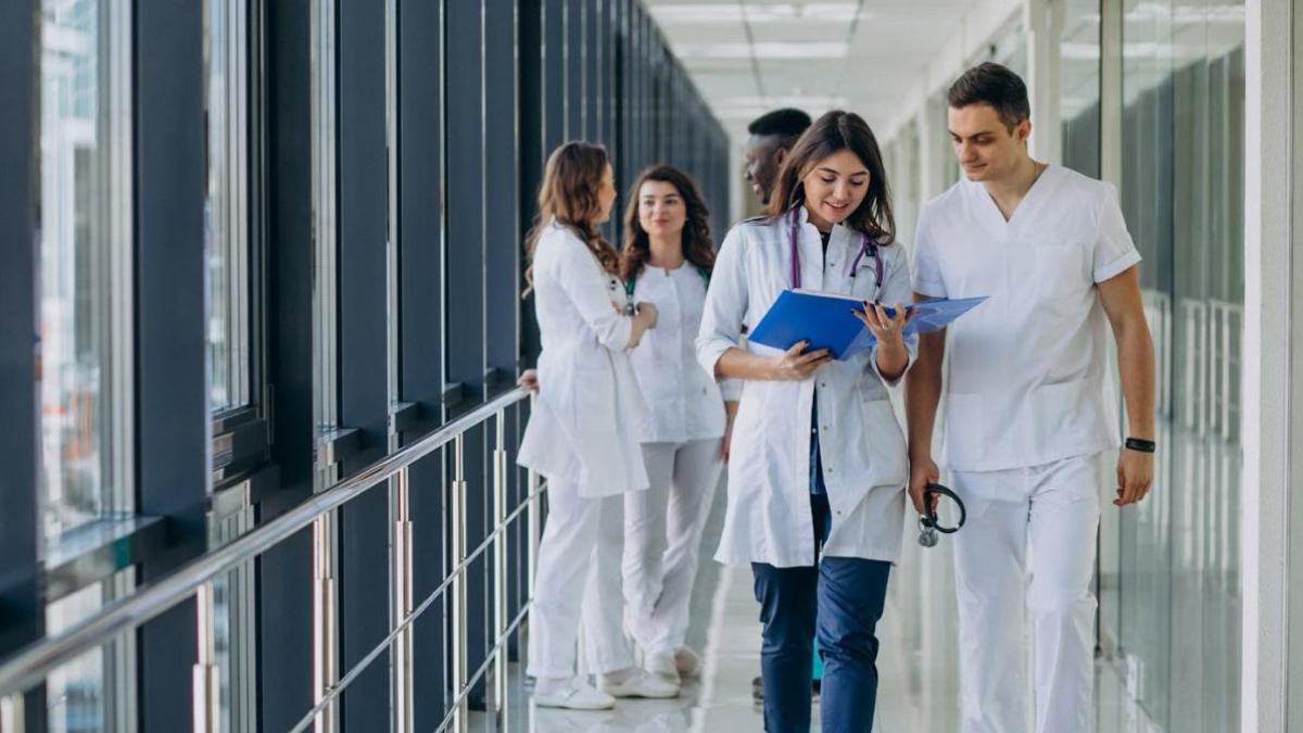 Les entreprises recherchent de plus en plus de diplômés de la formation professionnelle en santé