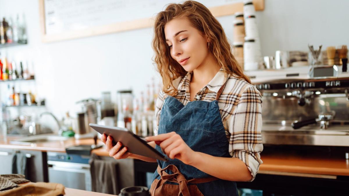 Du travail à la carrière : comment devenir le meilleur serveur de l'hôtellerie moderne