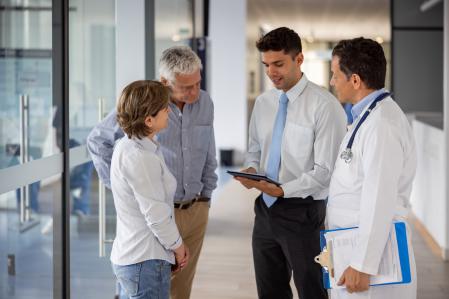 Il est important de savoir comment diriger les centres de santé, gérer l'équipement, les ressources et les processus avec une approche orientée vers l'amélioration continue et l'excellence des soins de santé.