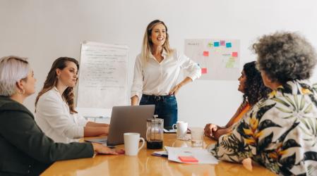 Directeur communautaire et cours de médias sociaux