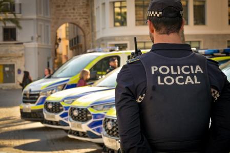 Un agent de police local de Cádiz