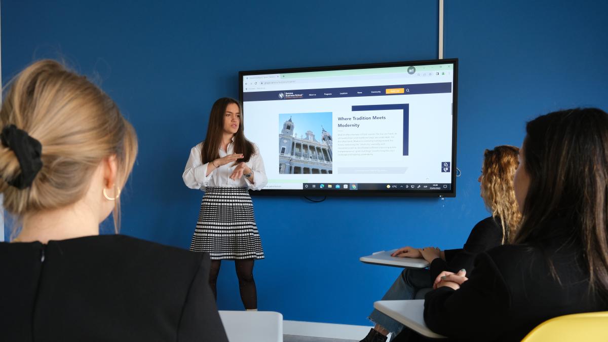 Formation commerciale avec l'ADN suisse à Barcelone et Madrid