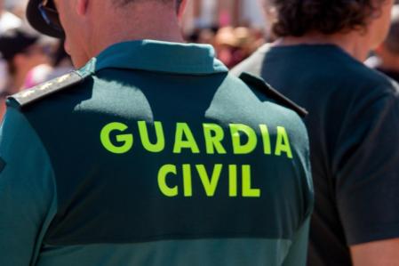 Oppositions à la garde civile.
