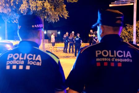 Agents des Mossos d'Esquadra et la police locale de Mollerussa.