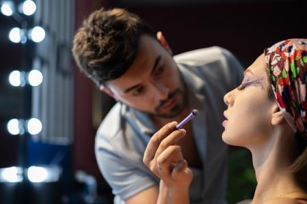 Cours de maquillage et caractérisation des effets spéciaux