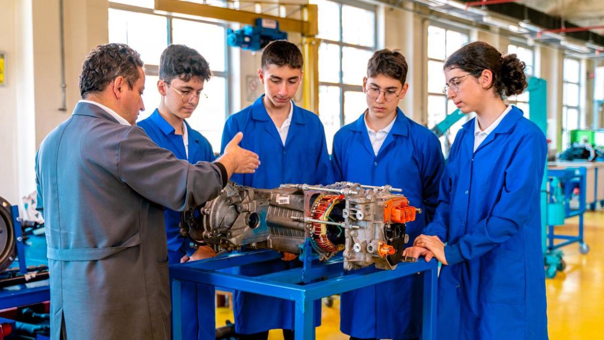 7 cours avec une production de main-d'œuvre élevée et un bon salaire - sans étudier le baccalauréat