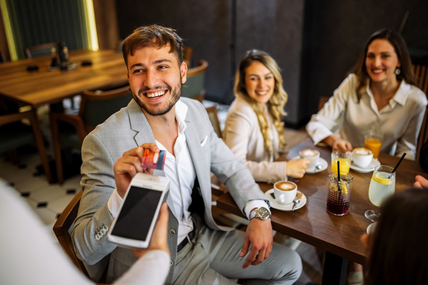 9 erreurs financières que vous faites sans vous en rendre compte, voici comment elles s'additionnent au fil du temps