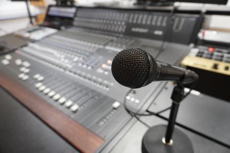À ENTI-UB, vous respirez la musique et où les étudiants créent, collaborent et interagissent avec d'autres profils du secteur dès le premier jour