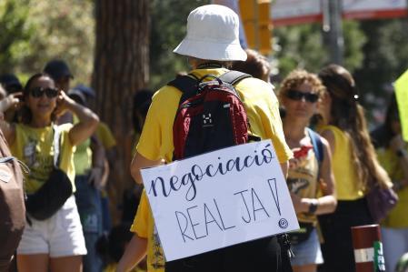 Un manifestant réclame une véritable négociation. EFE/Quique García