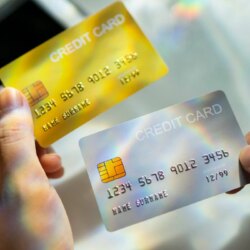 Les dépenses par carte de crédit chutent de 5,9 % en septembre à 2,04 lakh crore, première baisse annuelle depuis février 2021