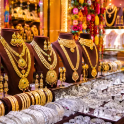 Les prix de l’or chutent fortement avant Diwali : faut-il acheter maintenant ou attendre une correction plus profonde ?